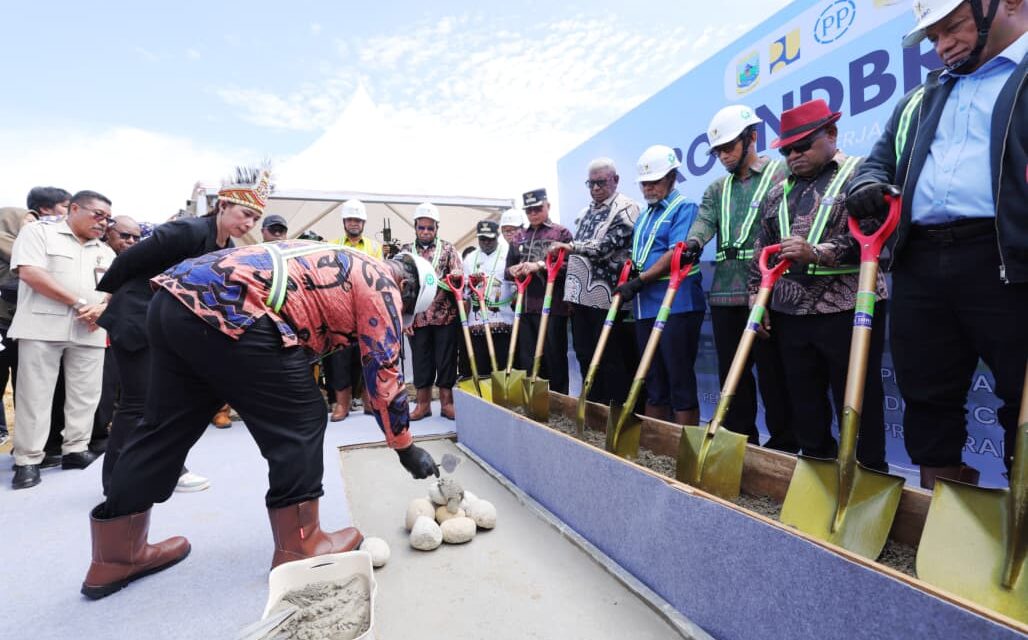 Gubernur Meki Nawipa Letakkan Batu Pertama Pembangunan Pusat Pemerintahan Papua Tengah