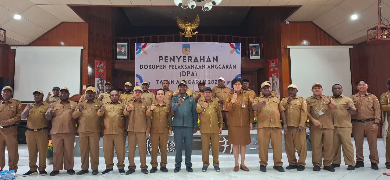 Bupati Spei Bidana Minta OPD Jaga Kelestarian Lingkungan dan Hormati Hak Masyarakat Ada