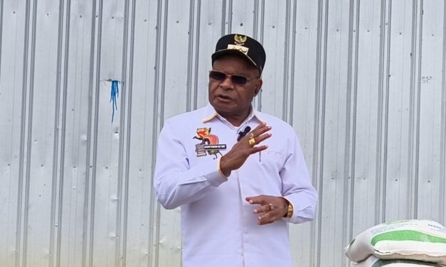 Cegah Perang Terulang Kembali, Bupati Elvis Tabuni Larang Laki-Laki Puncak Ke Timika