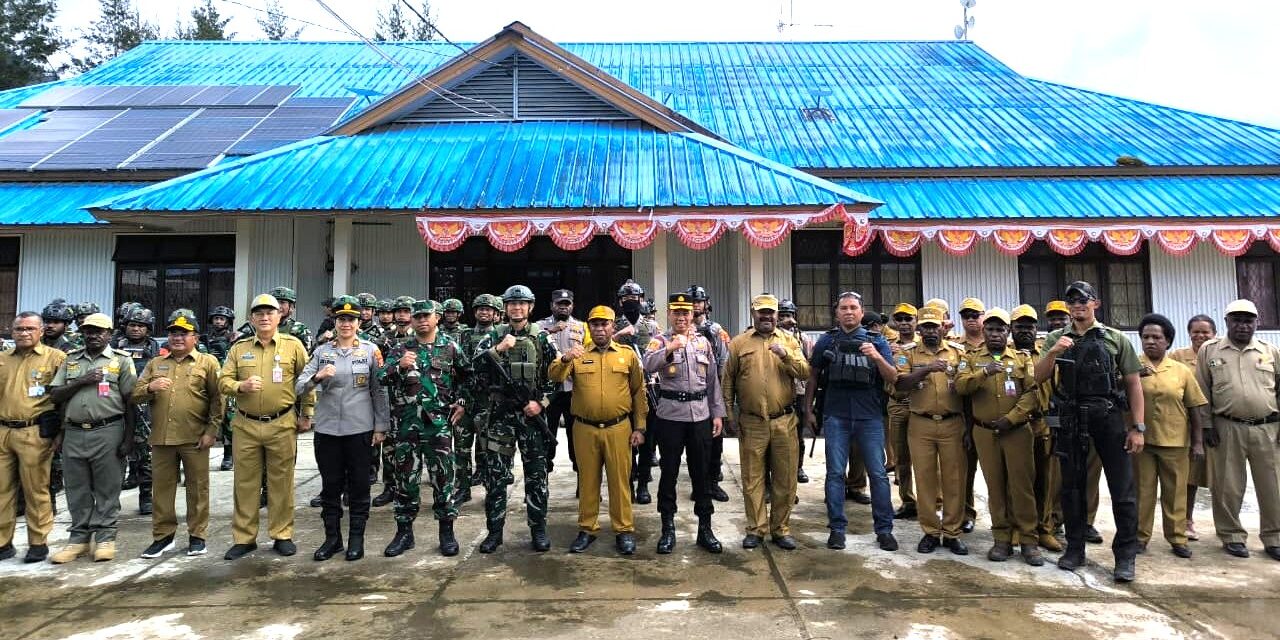 Sekda Nenu Tabuni Minta Warga Puncak Yang Bertikai di Kwamki Narama Segera Berdamai