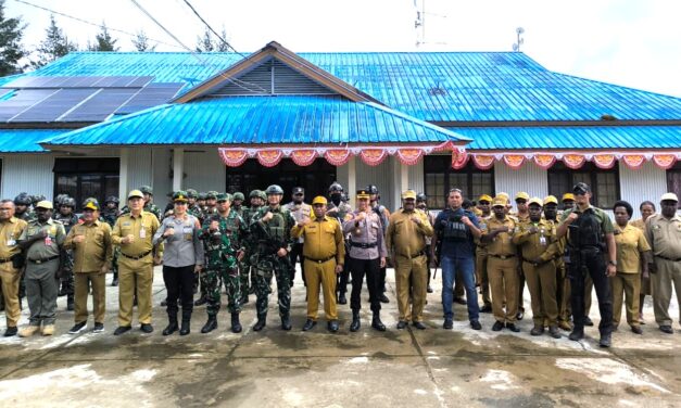 Sekda Nenu Tabuni Minta Warga Puncak Yang Bertikai di Kwamki Narama Segera Berdamai