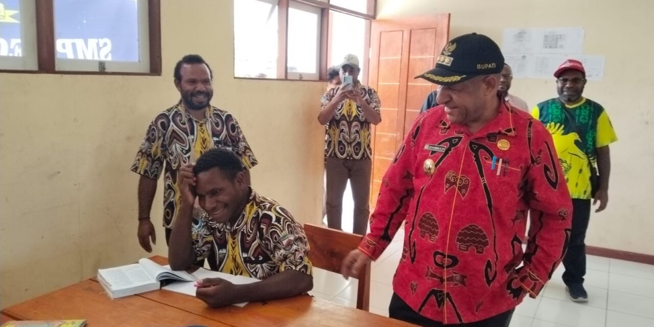 Bupati Spei Bidana Canangkan SMP Negeri 2 Okpol Sebagai Sekolah Inovasi Berbasis Budaya dan Lingkungan
