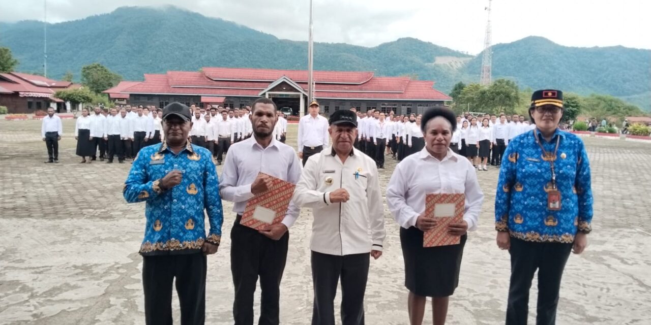 Serahkan SK 277 PNS K2, Bupati Pegubin Minta Budayakan Disiplin Kerja dan Tak Banyak Menuntut Hak