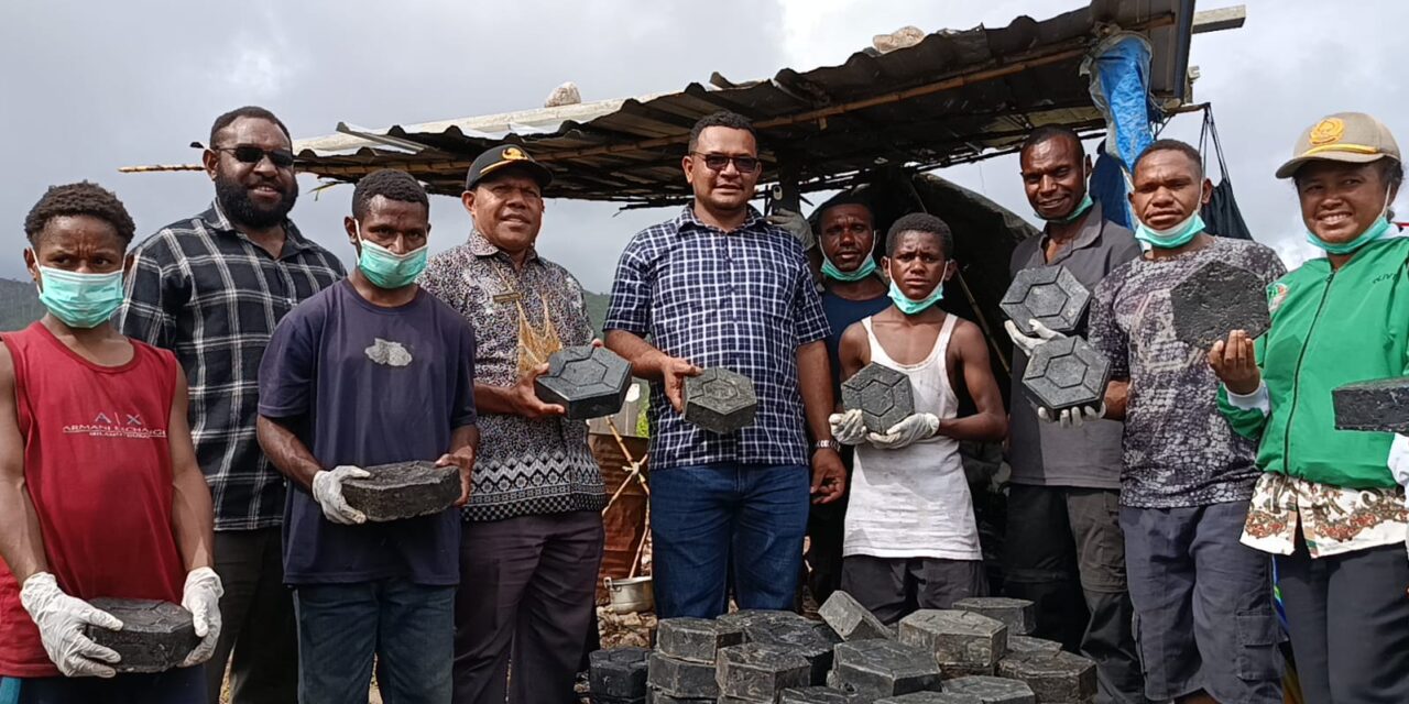 Anggota DPR RI Dapil Papua Pegunungan Dukung Inovasi Daur Ulang Sampah di Pegubin