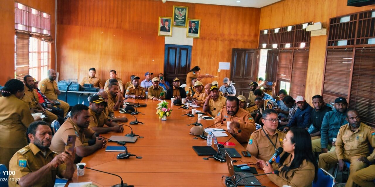 Kepala Bapperida Yance Tapyor Ingatkkan Kadistrik di Pegubin Rencanakan Program Konkret Masyarakat