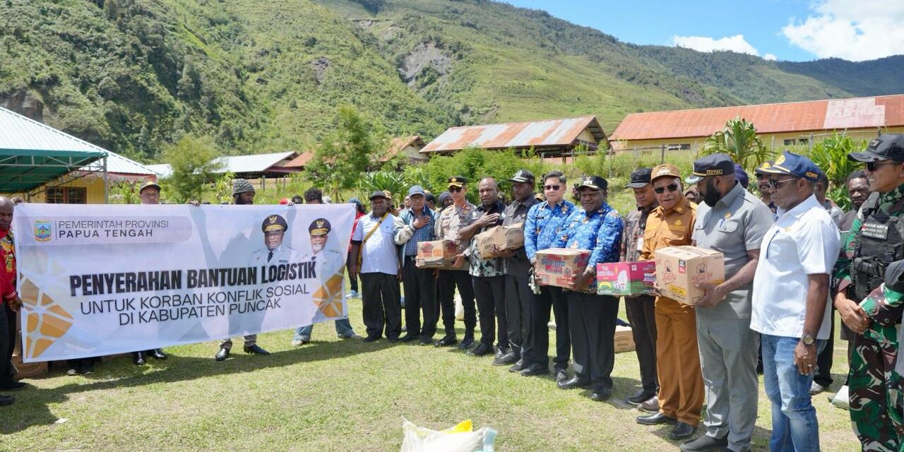 Tangani Warga Terdampak Konflik Bersenjata, Pemprov Papua Tengah Kirim Bantuan ke Mulia