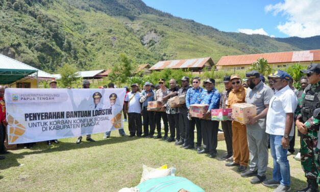 Tangani Warga Terdampak Konflik Bersenjata, Pemprov Papua Tengah Kirim Bantuan ke Mulia