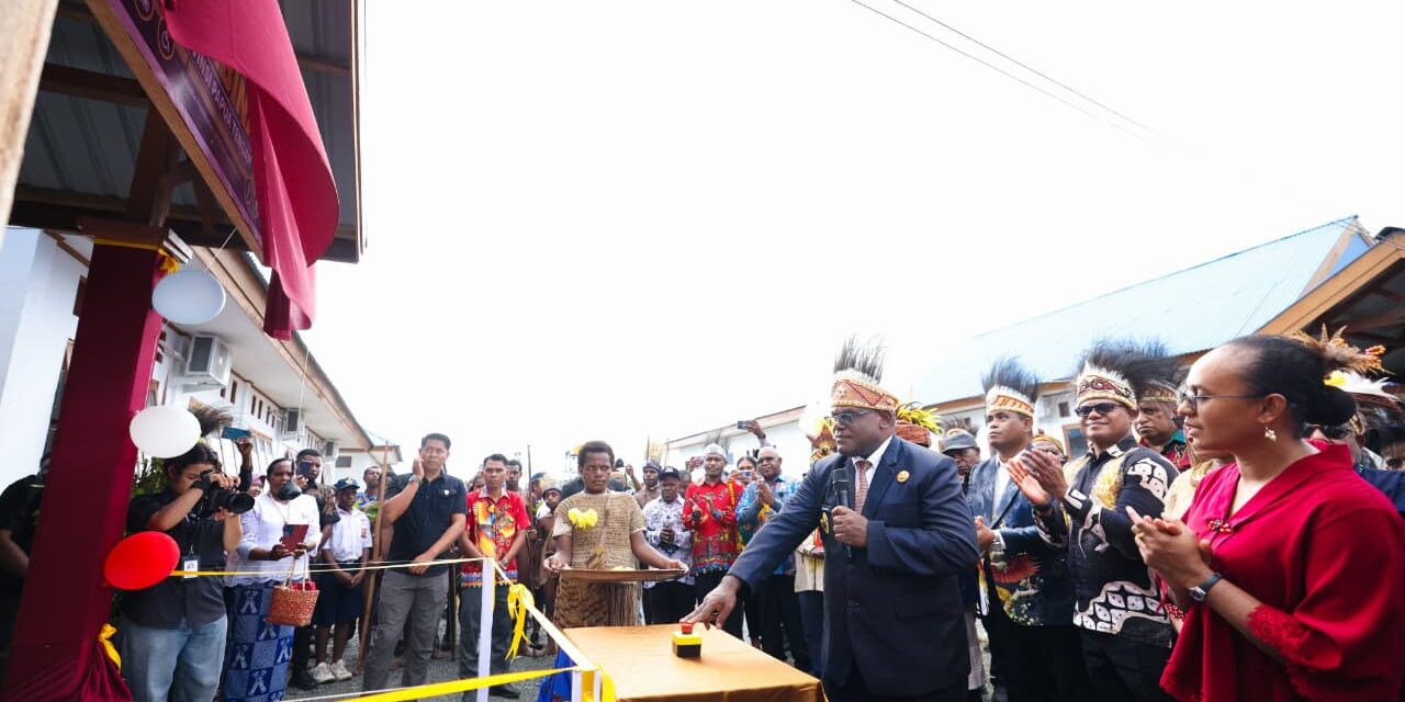 Di Upacara Hardiknas, Gubernur Papua Tengah Tegaskan Pendidikan Inklusif Bukan Pilihan Tapi Kewajiban