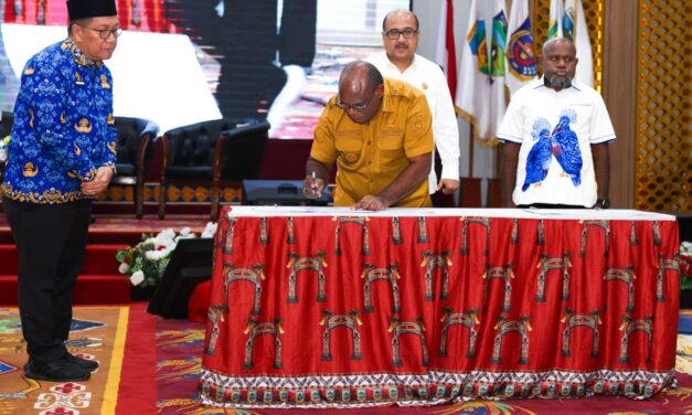Perkuat Pengawalan Pembangunan Daerah, Pemprov Papua Tengah dan Kejati Papua Teken Nota Kesepahaman