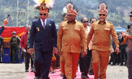 Gubernur Meki Nawipa Dorong Masyarakat Puncak Tanam 1,6 Juta Pohon Kopi Sebagai Komoditi Unggulan