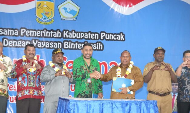 Resmi Serahkan 316 Calon Mahasiswa Ke Binterbusih, Sekda Puncak: “Disiplin Belajar dan Jaga Nama Baik Daerah”
