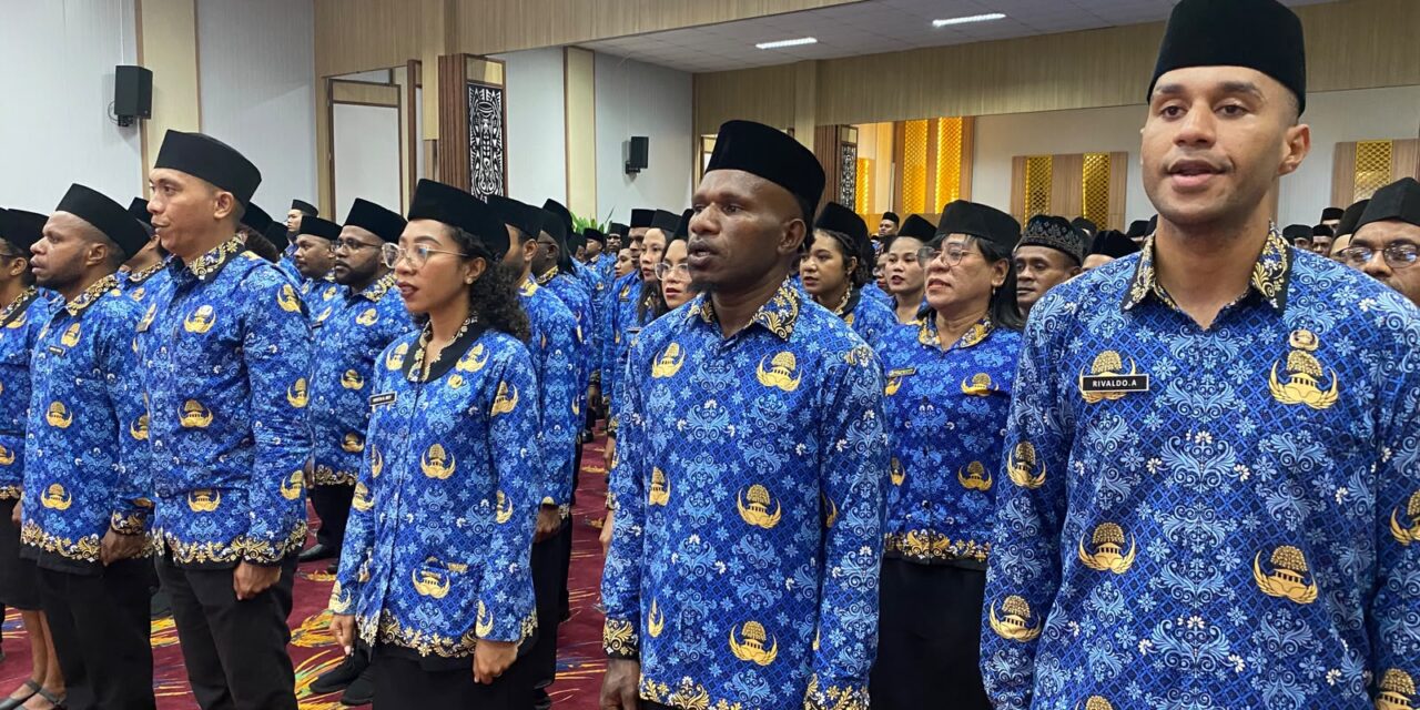 Pemprov Papua Tengah Resmi Serahkan SK Bagi 843 PNS Formasi 2024