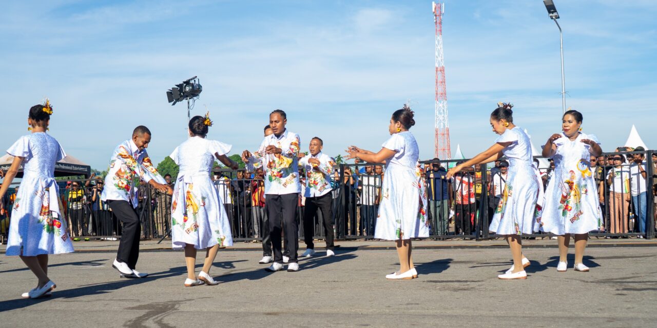 Meriahkan HUT ke-4 Provinsi Papua Tengah, Gubernur Meki Nawipa Buka Lomba Yospan