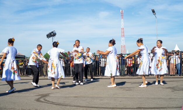 Meriahkan HUT ke-4 Provinsi Papua Tengah, Gubernur Meki Nawipa Buka Lomba Yospan