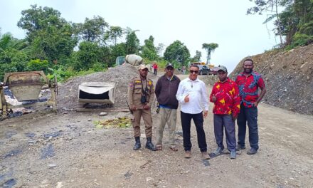 Tinjau Pengerjaan Jalan Trans Papua di Iwur, Bupati Spei Harap 2028 Bisa Tembus Boven Digoel