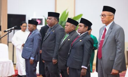 Lima Pejabat Pimpinan Tinggi Pratama Dilantik, Denci Meri Nawipa Defenitif Pimpin BKPSDM Papua Tengah