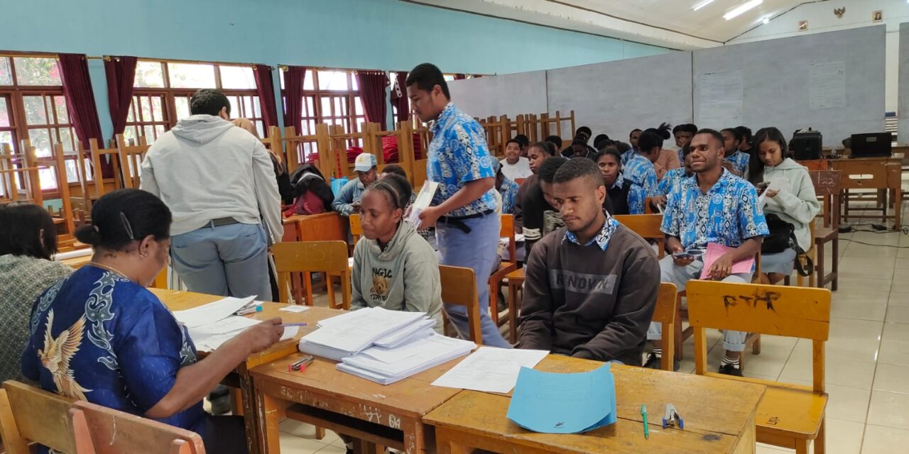 Sepanjang Oktober, Dukcapil Jayawijaya Lakukan Pelayanan Jemput Bola ke Sekolah, Lapas dan Kantor Otonom